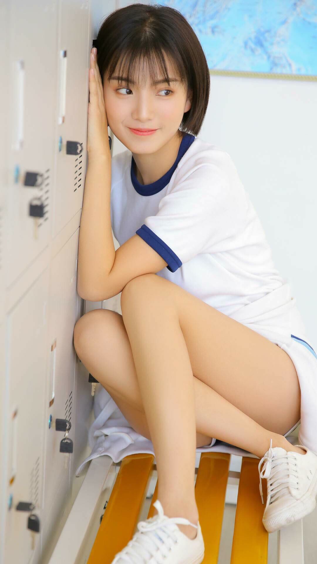 当足球比赛弹出篮球数据面板，拜仁冲垮罗马，皮克打出统治级数据