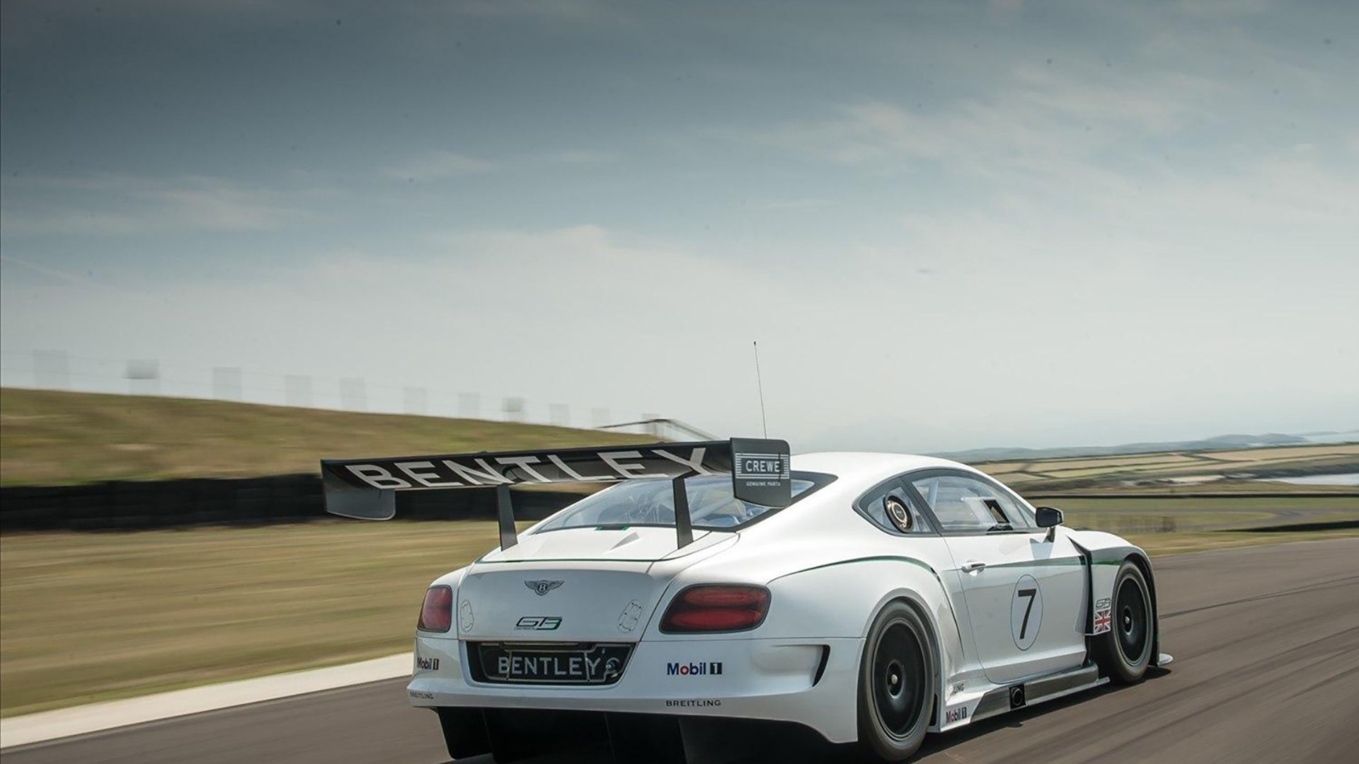 孤星与洪流，C罗的个人英雄主义与奥地利的战术洪流