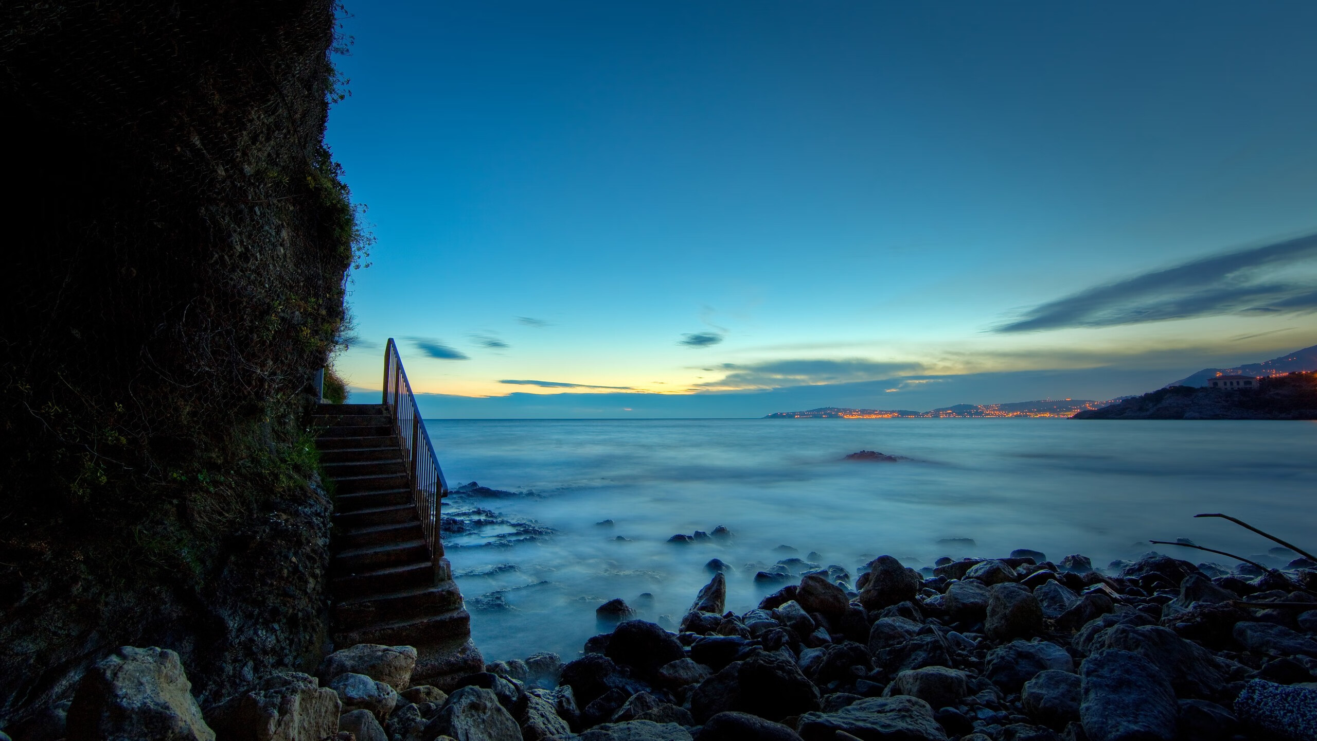 迪亚斯闪耀巅峰对决，罗马决胜卡塔尔晋级